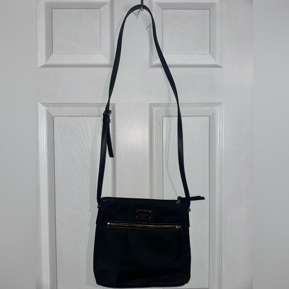 Kate spade ♠️ crossbody - Picture 2 of 5